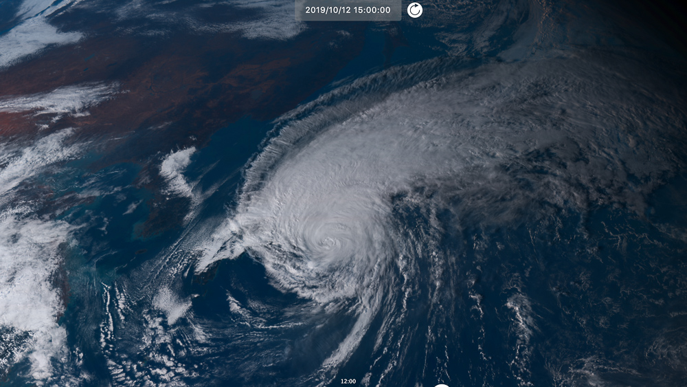 2019年台風19号衛星写真