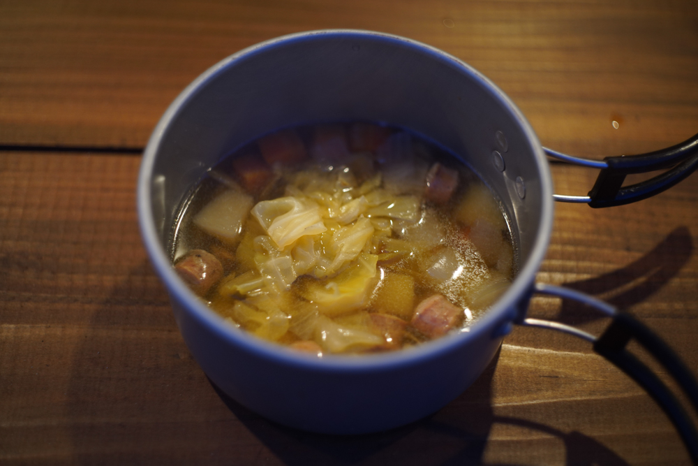 ソーラークッカーエコ作でスープ ポトフを作る