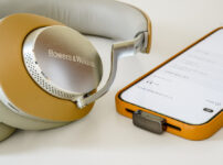 iPhoneの音質が格段に上がる！ aptX/LDACトランスミッター「Questyle QCC Dongle Pro」＋「Bowers & Wilkins Px8」でハイレゾ化