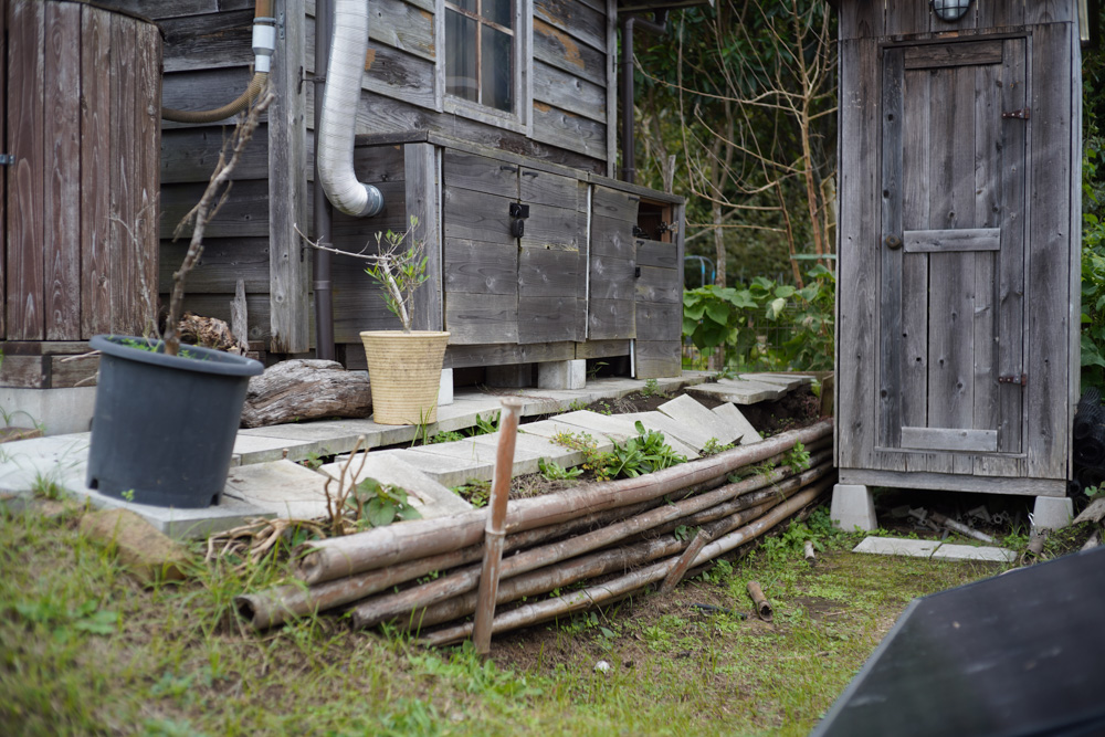 小屋の土留め補修と玉ねぎの植え付け第二弾