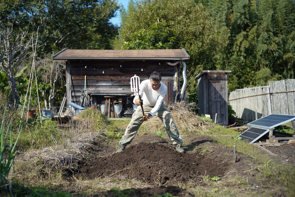 小屋の土留め補修と玉ねぎの植え付け第二弾