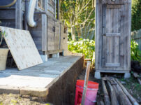 小屋の土留め補修と玉ねぎの植え付け第二弾
