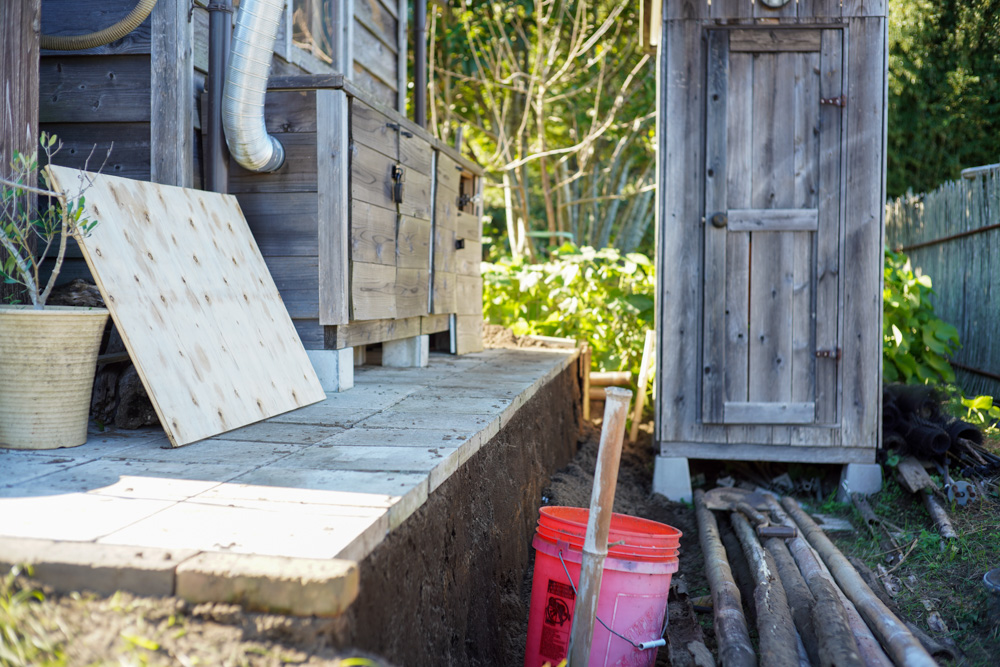 小屋の土留め補修と玉ねぎの植え付け第二弾