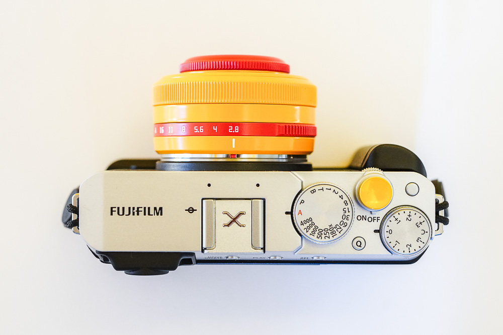 この世を支配する黄色と赤の魔力　TTArtisan AF 27mm F2.8 Twilight Flame Limited Edition for FUJIFILM Xマウント　そういえばマクドナルドもコダックも同じ色だった！