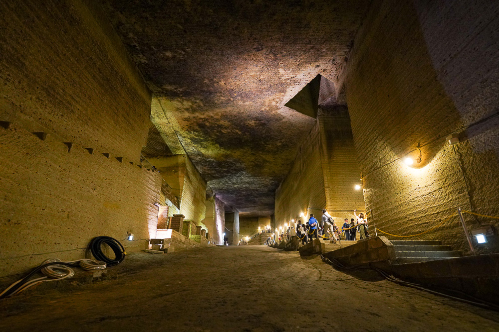 地下都市の遺跡　大谷石地下採掘場跡と益子陶器市