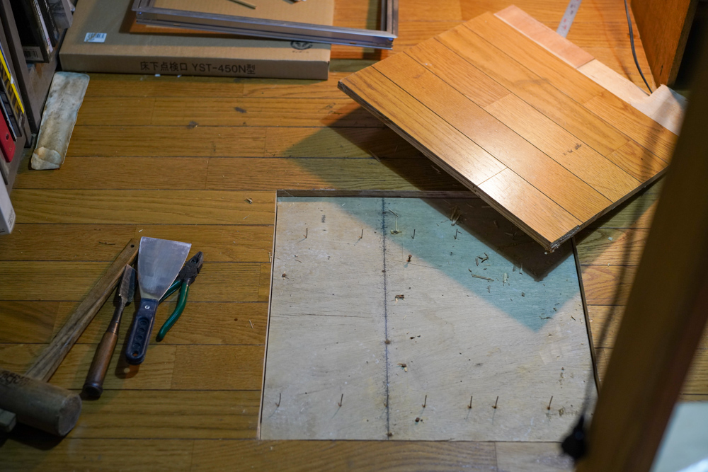東京自宅 シロアリ対策 DIYで床下点検口をあける DAY1　フローリングを丸鋸でカットする