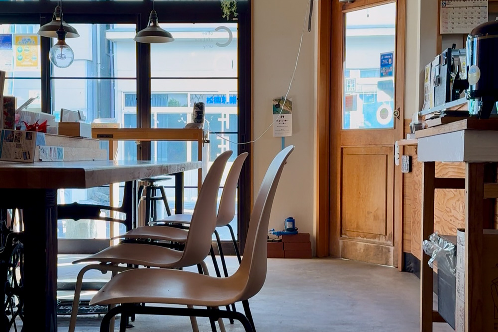 与論島 茶花のMEEDAFU'S YUI HOSTEL and COFFEE
