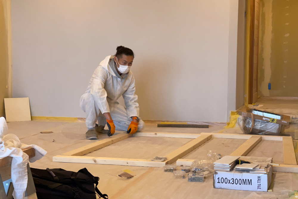 沖縄ワーケーションルームリノベーション　DIYパート DAY13　キッチン仮組みと漆喰下地処理を進める