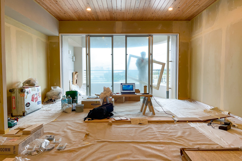 沖縄ワーケーションルームリノベーション　DIYパート DAY13　キッチン仮組みと漆喰下地処理を進める