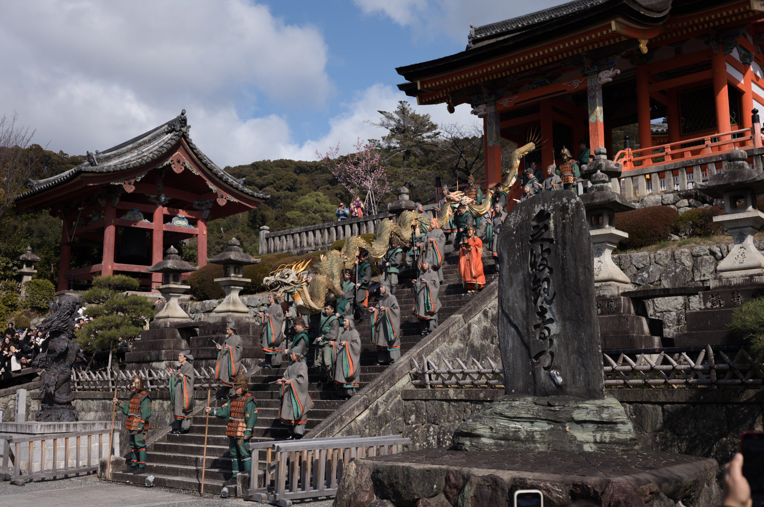 京の街に龍、現る！　清水寺 青龍会