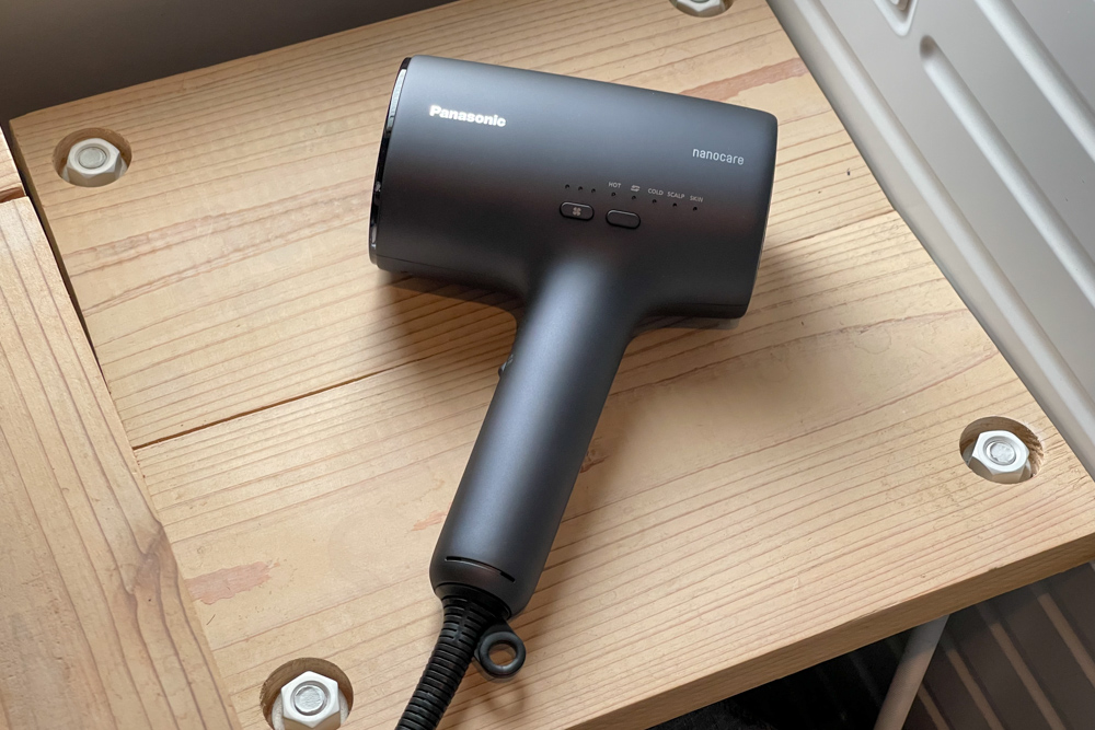 髪の毛のダメージケアでドライヤーを買い換えてみた　Panasonic ヘアドライヤー ナノケア EH-NA0J-A　ナノイーテクノロジーで髪は潤うのか？！