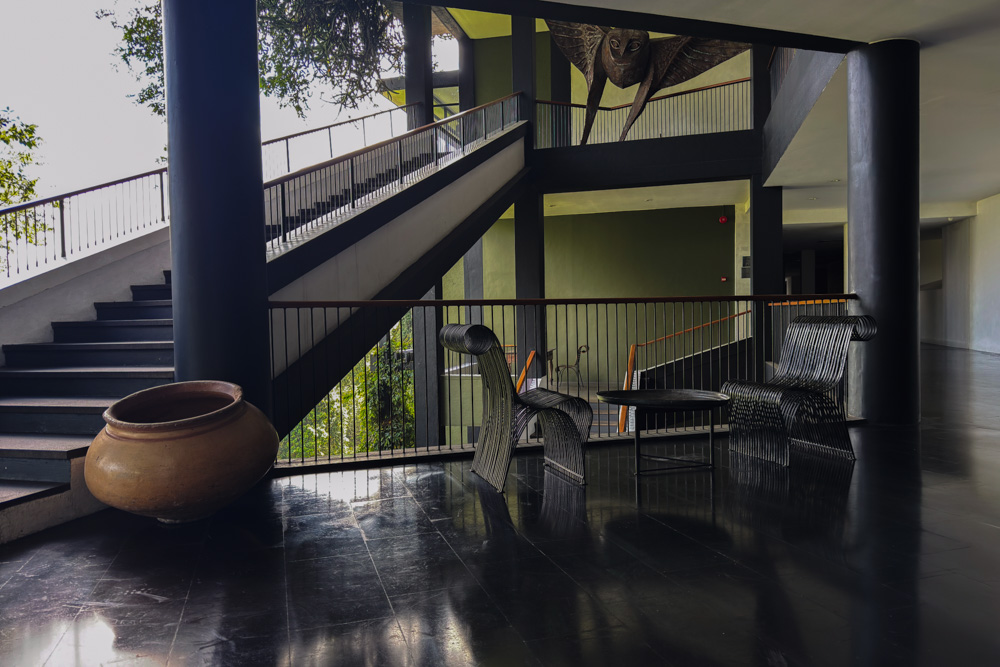 スリランカの密林に佇むジェフリー・バワ設計のホテル ヘリタンス・カンダラマ　Geoffrey Bawa's Heritance Kandalama nestled in the jungles of Sri Lanka