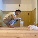 沖縄ワーケーションルームリノベーション　DIYパート DAY23　無垢の杉板フローリングに天然塗料 リボス メルドスを試し塗り
