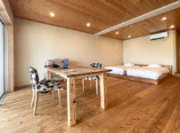 沖縄ワーケーションルームリノベーション　ベッドが完成したお部屋のルームツアー　導入したインテリア用品と住空間に自然素材を使う意味