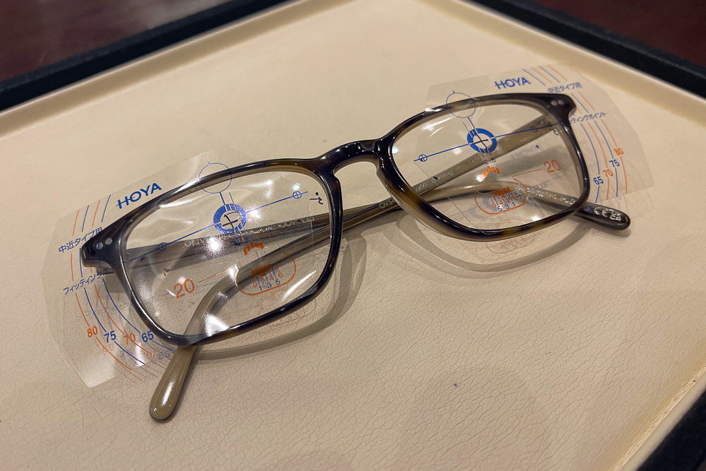 第1次老いるショック！　老眼が進み 中近レンズの老眼鏡を作る、メガネやカメラの汚にツァイスのメガネ用レンズ拭きZEISS Lens Wipesが良い！