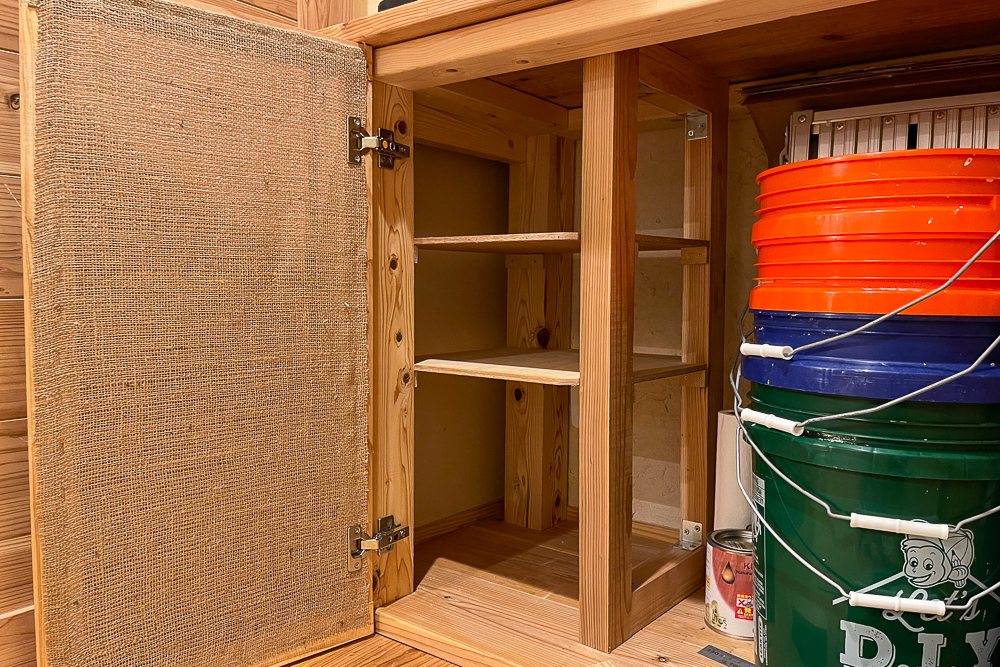 沖縄ワーケーションルームリノベーション　DIYパート DAY48　キッチン下の収納用品の調達＋エントランスの収納棚を作ってDIY作業完了。