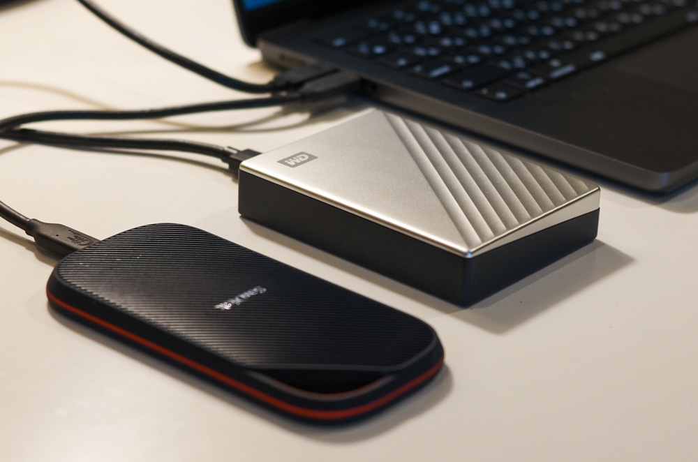 SSD高騰時代のバックアップメディア選び 久しぶりに外付けHDDに戻る Western Digital WD Mac用ポータブルHDD 6TB for Mac