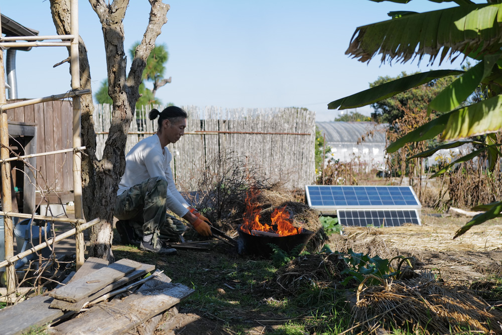 1年の終わりの日　田んぼにお飾りを戻す日
