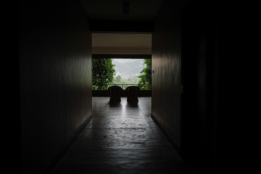 スリランカの密林に佇むジェフリー・バワ設計のホテル ヘリタンス・カンダラマ　Geoffrey Bawa's Heritance Kandalama nestled in the jungles of Sri Lanka