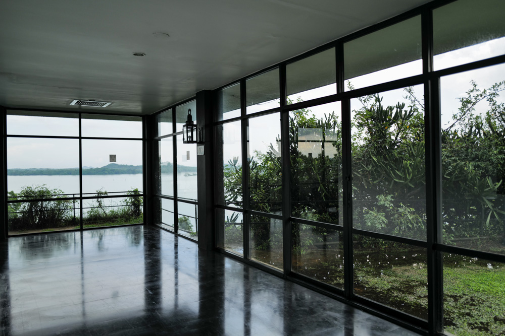 スリランカの密林に佇むジェフリー・バワ設計のホテル ヘリタンス・カンダラマ　Geoffrey Bawa's Heritance Kandalama nestled in the jungles of Sri Lanka