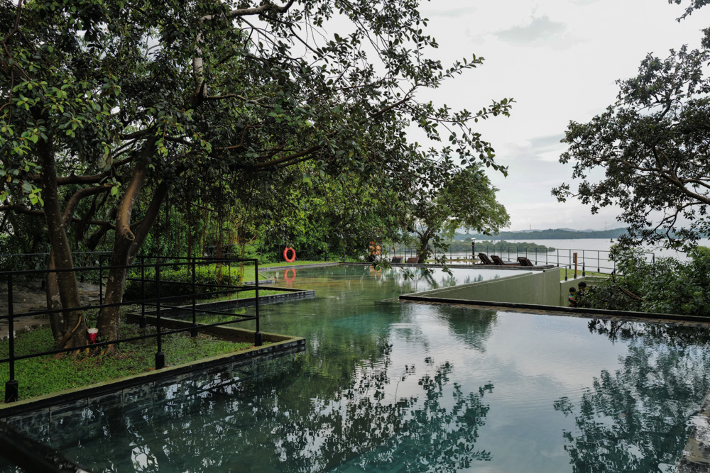 スリランカの密林に佇むジェフリー・バワ設計のホテル ヘリタンス・カンダラマ　Geoffrey Bawa's Heritance Kandalama nestled in the jungles of Sri Lanka