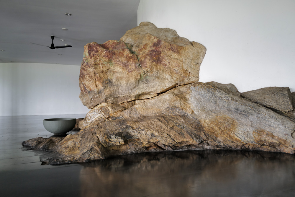 スリランカの密林に佇むジェフリー・バワ設計のホテル ヘリタンス・カンダラマ　Geoffrey Bawa's Heritance Kandalama nestled in the jungles of Sri Lanka