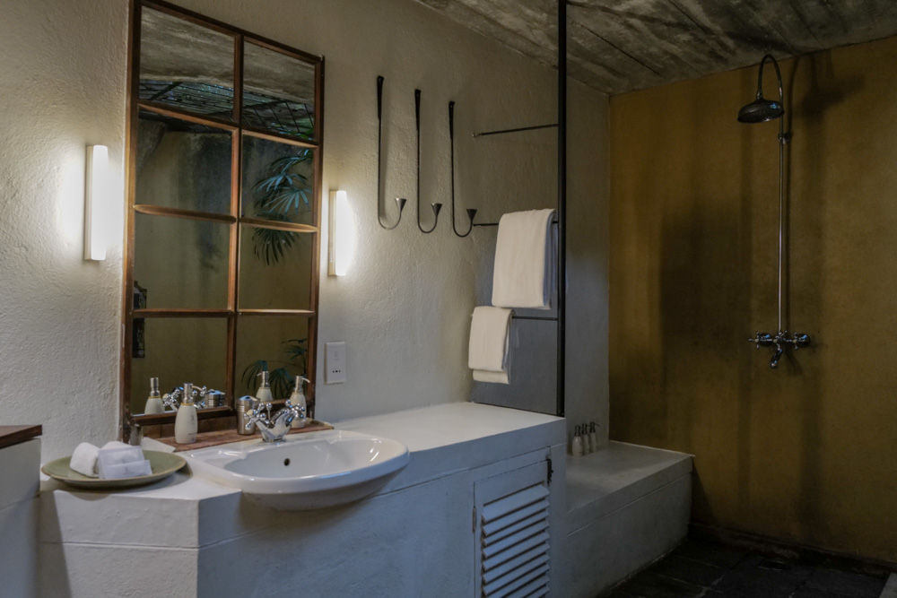 スリランカの建築家ジェフリー・バワの別荘 ルヌガンガへ Lunuganga Estate by Geoffrey Bawa