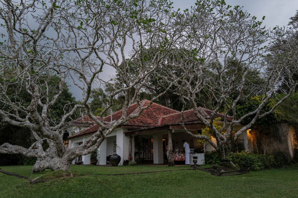 スリランカの建築家ジェフリー・バワの別荘 ルヌガンガへ Lunuganga Estate by Geoffrey Bawa