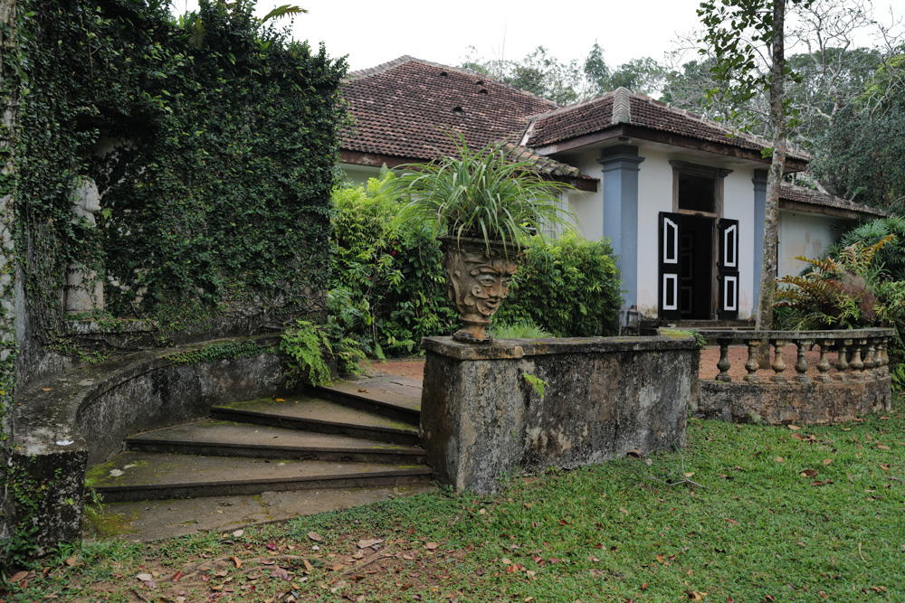 スリランカの建築家ジェフリー・バワの別荘 ルヌガンガへ Lunuganga Estate by Geoffrey Bawa