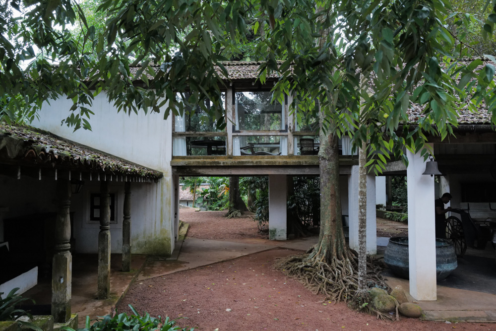 スリランカの建築家ジェフリー・バワの別荘 ルヌガンガへ Lunuganga Estate by Geoffrey Bawa