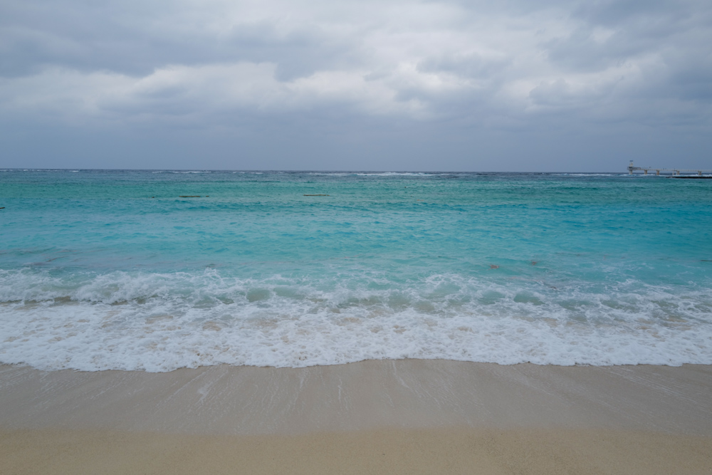 2月の沖縄の風景　ブセナビーチ