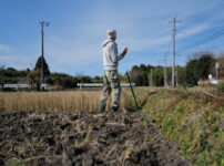 2025年大晦日　創られたこの世を想いながら田起こし DAY4