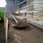 小屋の土留め補修と生姜の収穫