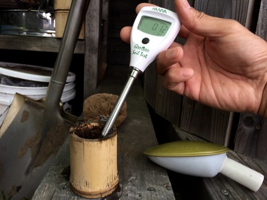 ECメーター Hanna Soil Test HI98331Nで雨水を測定